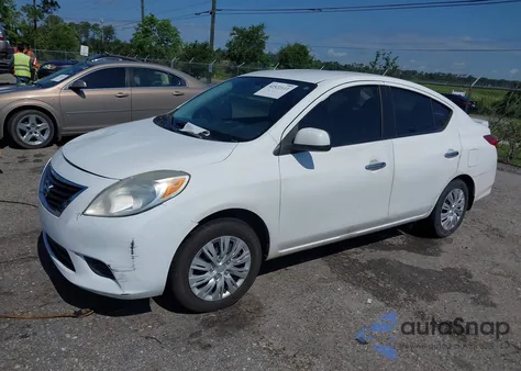 2013 Nissan Versa 1.6 Sv z USA, uszkodzony, nr VIN 3N1CN7AP3DL849778